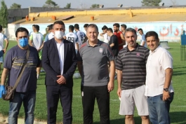سرمربی تیم ملی در تمرین نساجی