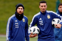 سرمربی آرژانتین - کاپیتان تیم ملی آرژانتین