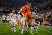 جشن قهرمانی آینتراخت فرانکفورت در لیگ اروپا