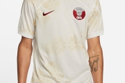 پیراهن دوم قطر در جام جهانی 2022
