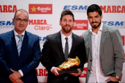 Lionel Messi - Gloden Shoes - FC Barcelona - بارسلونا - کفش طلا - Luis Suarez