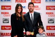 Lionel Messi - Gloden Shoes - FC Barcelona - بارسلونا - کفش طلا - Thiago Messi - Antonella Roccuzzo