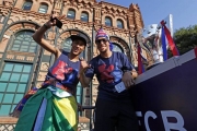 گزارش تصویریه جشن قهرمانی بارسلونا(visca barca)