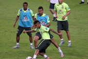 عکس های نیمار در تمرین امروز تیم ملیه برزیل (Training Session in Beira-Rio in Porto Alegre)