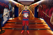 سری جدید تصاویر مراسم معارفه الیکس ویدال،بازیکن جدید بارسلونا
