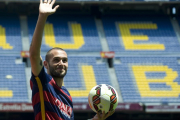 گزارش تصویری مراسم معارفه الیکس ویدال،بازیکن جدید بارسلونا