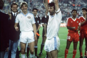 1987-88: اریک گرتس کاپیتان پی اس وی آیندهوون