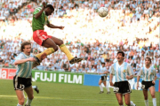 گل فرانسوا اومام بیک به آرژانتین در جام جهانی 1990