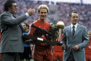 1980: کارل هاینس رومنیگه (بایرن مونیخ) - 26 گل