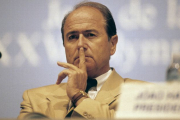 در سال 1992، شاید بلاتر درحال فکر کردن برای انتقاد از مسئولان فیفا بود