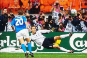 گزارش تصویری: نگاهی به نیمه نهایی کلاسیک ایتالیا - هلند در یورو 2000