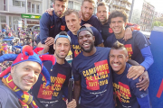 شهر بارسلون-لالیگا-کوپا دل ری-دوگانه اسپانیا-طرفداران بارسلونا-جشن قهرمانی در خیابان