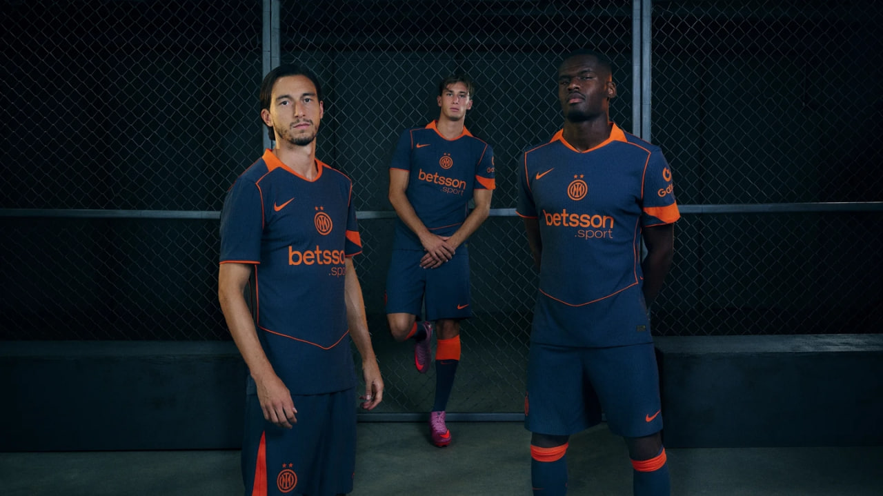 کیت سوم اینتر در فصل 26-2025