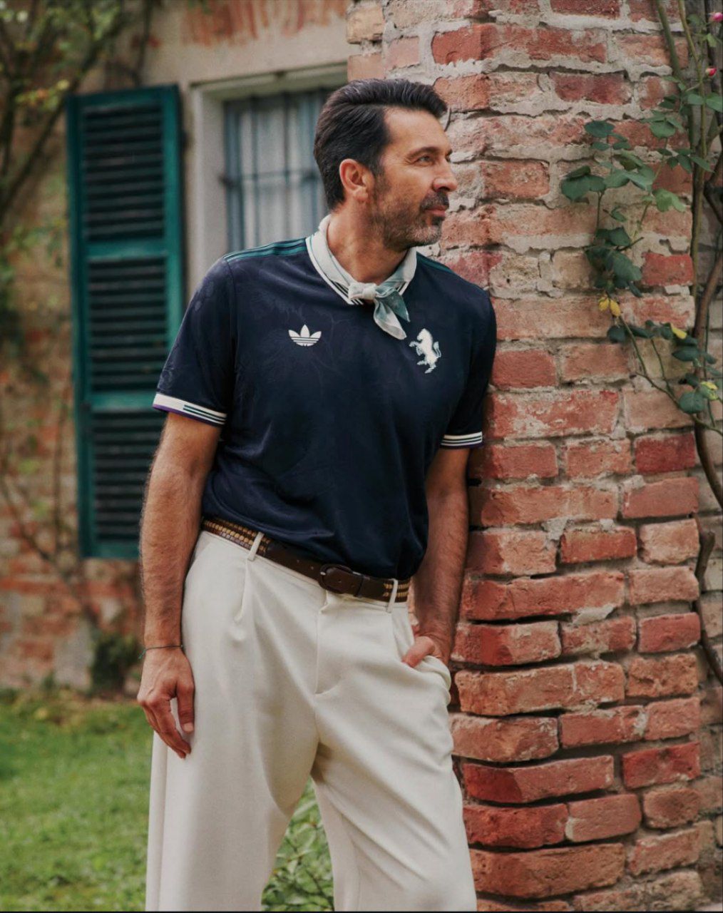 پیراهن سوم یوونتوس برای فصل ۲۶-۲۰۲۵ - جانلوییجی بوفون