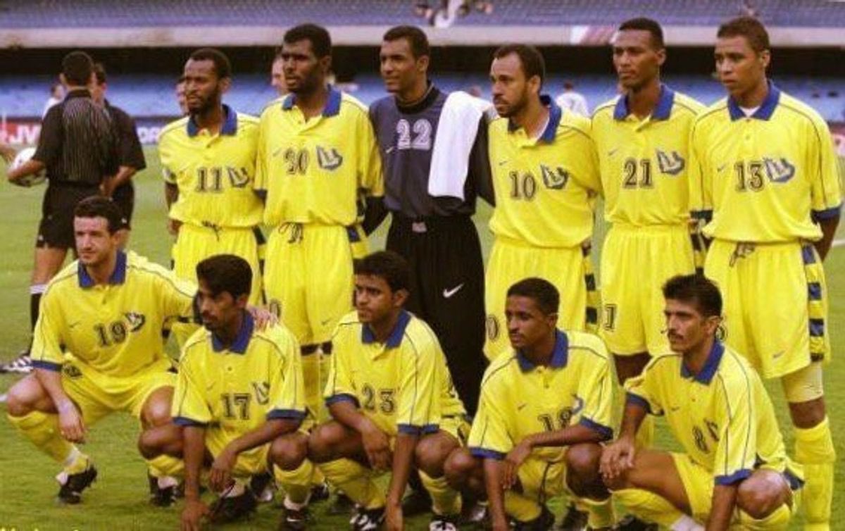 عکس از تیم النصر عربستان در جام جهانی باشگاه‌ها ۲۰۰۰