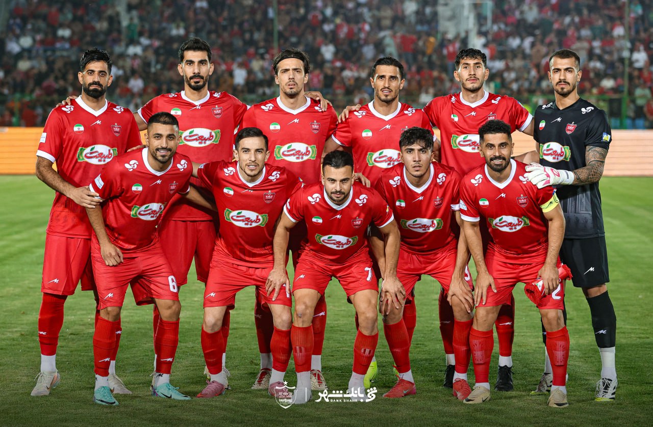 عکس تیمی از بازیکنان پرسپولیس در بازی مقابل فجرسپاسی