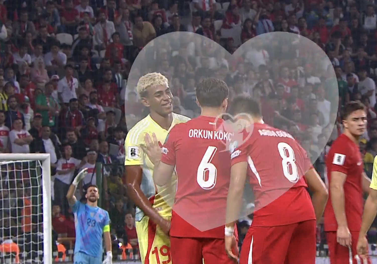 درگیری آردا گولر و لامین یامال در بازی ترکیه و اسپانیا