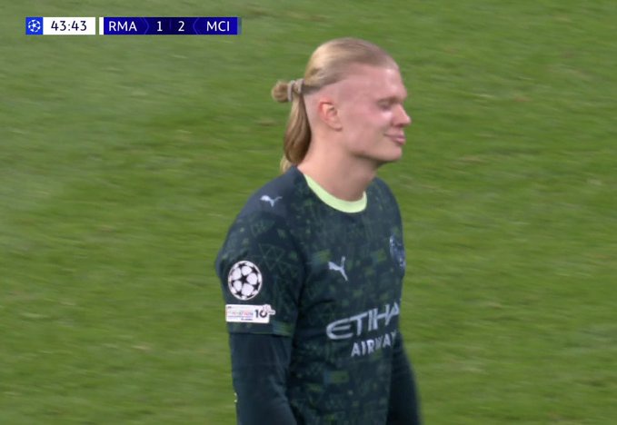 خوشحالی پس از گل هالند مقابل رئال