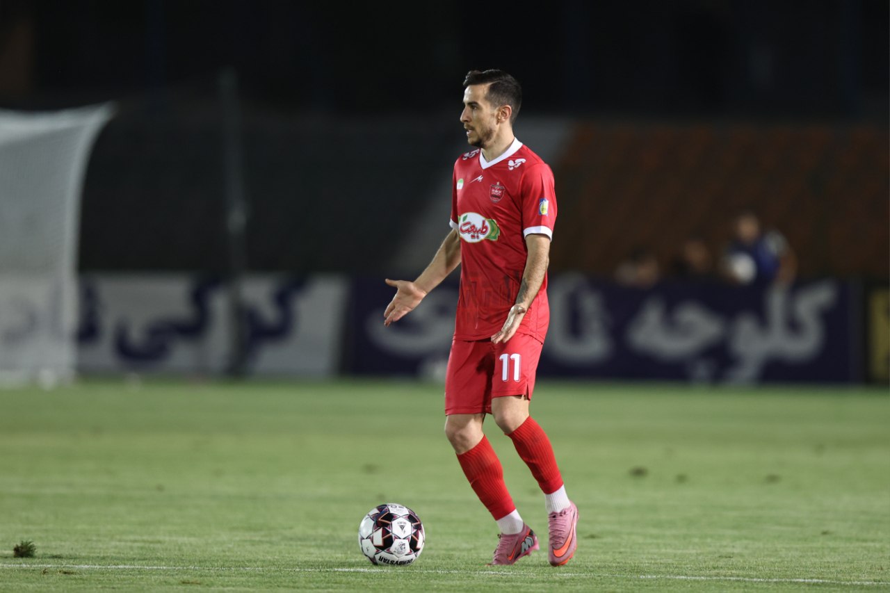 فرشاد احمدزاده دفاع چپ و وینگر راست پرسپولیس تهران - لیگ برتر ایران